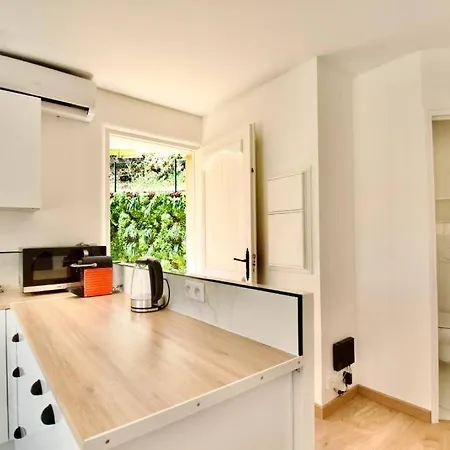 Charmante Maisonnette, Aux Plateaux Fleuris بيت للعطل سا لُرون دو فار