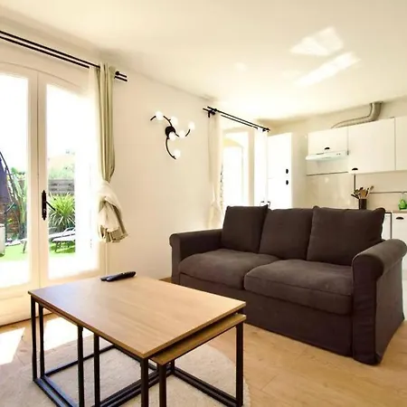 Charmante Maisonnette, Aux Plateaux Fleuris بيت للعطل